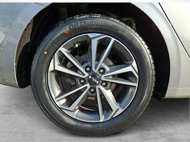 Used 2023 Kia Forte LXS image 7