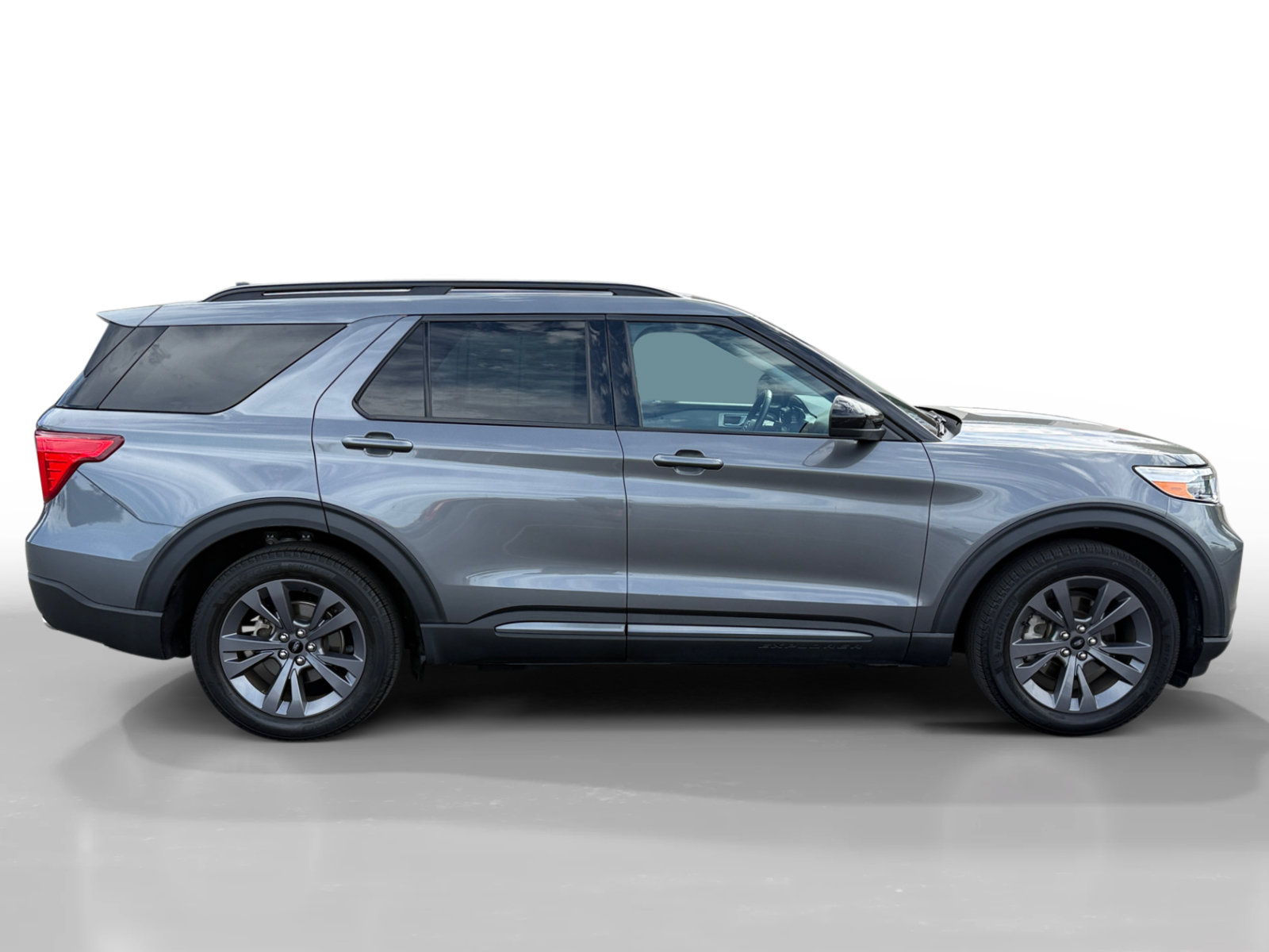 Certified 2023 Ford Explorer XLT w/ Equipment Group 202A RWD image 6