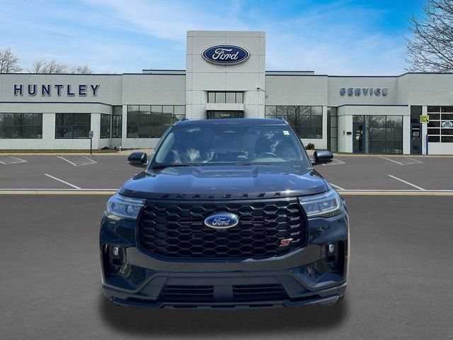 Certified 2025 Ford Explorer ST AWD/4WD image 3