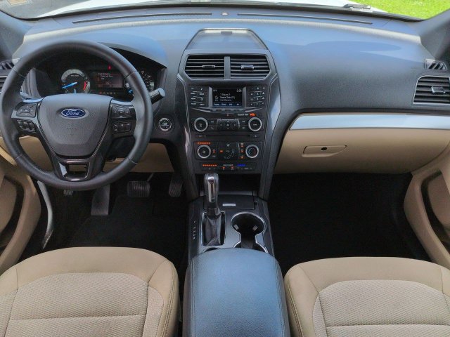 Certified 2017 Ford Explorer XLT FWD image 16