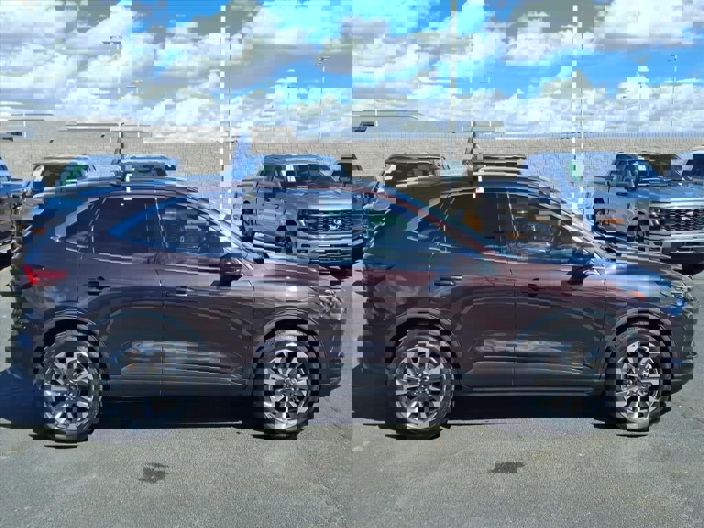 Certified 2023 Ford Escape Platinum w/ Class II Trailer Tow Package image 6