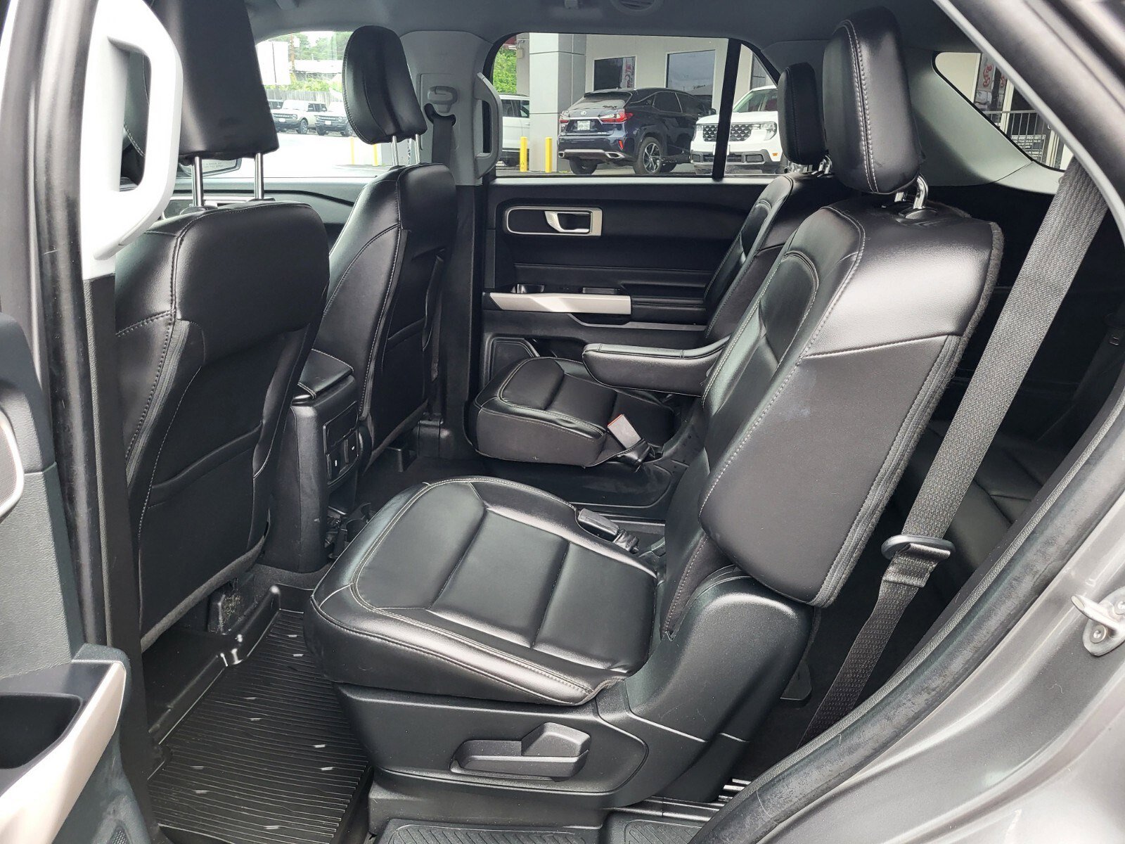 Certified 2023 Ford Explorer XLT w/ Equipment Group 202A RWD image 17