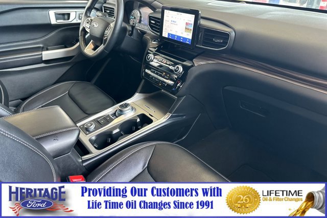 Certified 2022 Ford Explorer Limited w/ Equipment Group 301A image 17