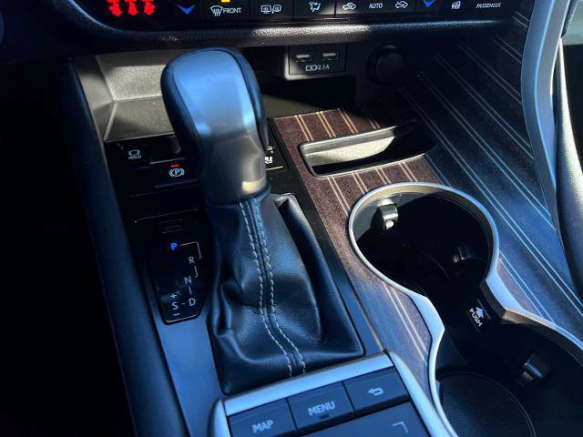 Used 2020 Lexus RX 450h AWD w/ Luxury Package image 18