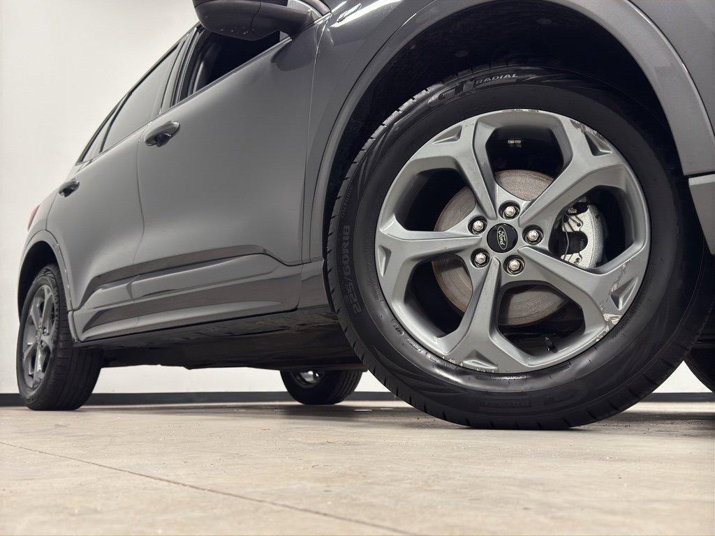 Certified 2024 Ford Escape ST-Line image 2