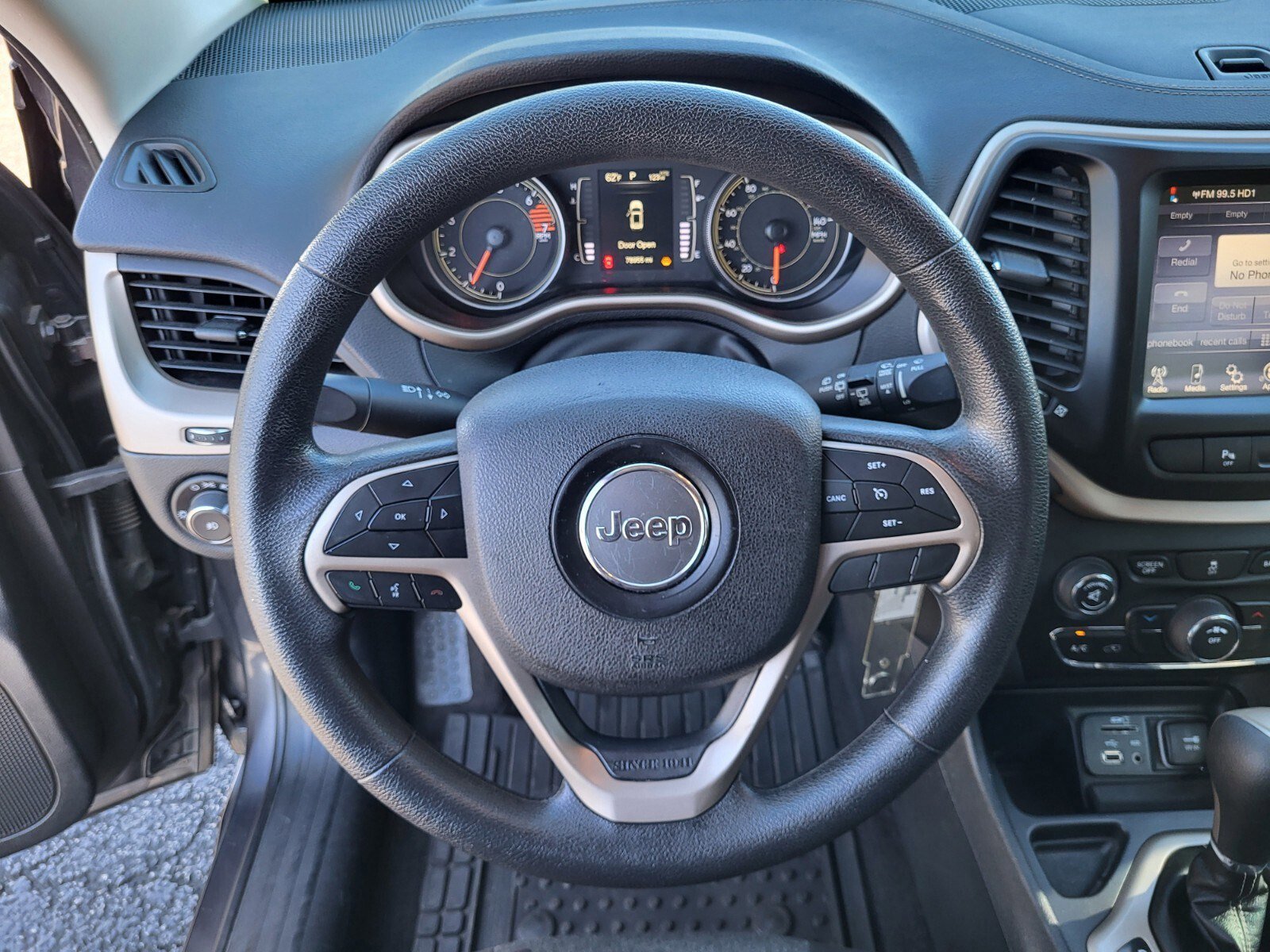 Used 2018 Jeep Cherokee Latitude image 25