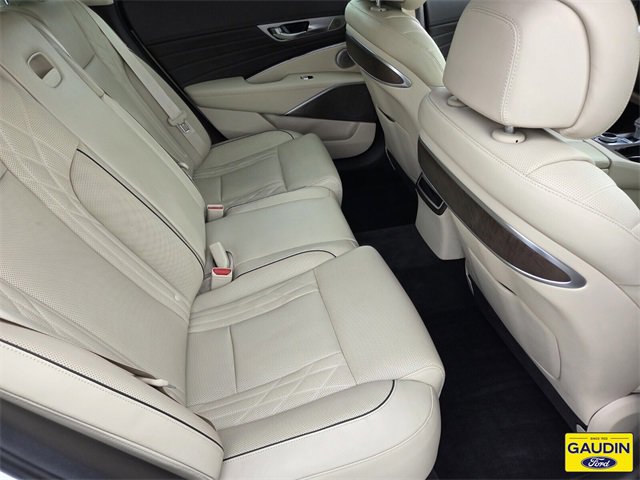 Used 2019 Kia K900 Luxury image 15
