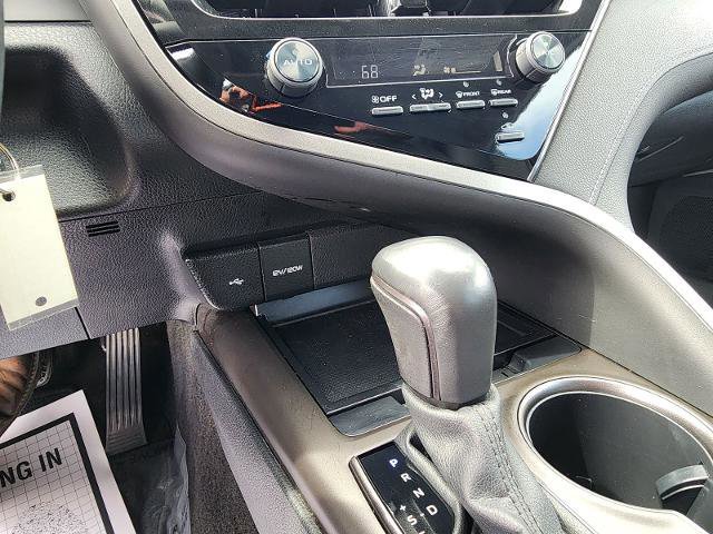 Used 2021 Toyota Camry SE FWD image 15