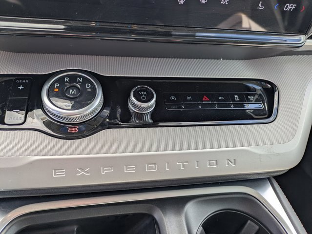 Certified 2025 Ford Expedition Active image 25