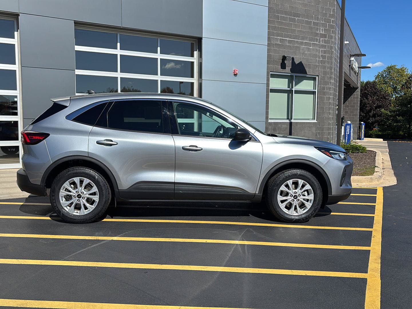 Certified 2024 Ford Escape Active AWD/4WD image 5