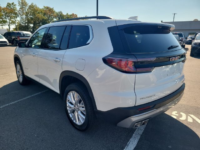 Used 2026 GMC Acadia Elevation w/ Elevation Premium Package FWD image 7