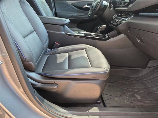 Used 2024 Buick Envista Sport Touring w/ Convenience I Package FWD image 19