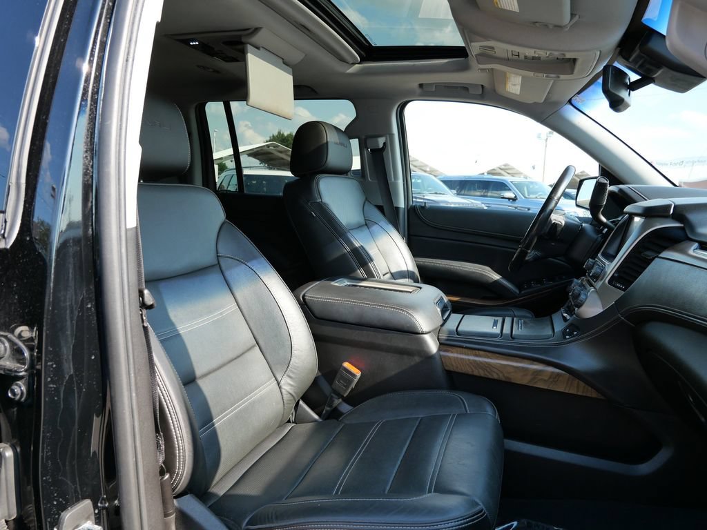 Used 2019 GMC Yukon XL Denali w/ Denali Ultimate Black Edition AWD/4WD image 12