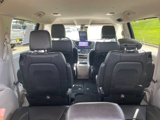Used 2024 Chrysler Pacifica Touring-L FWD image 22
