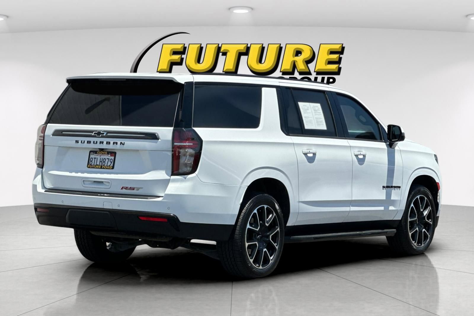 Used 2021 Chevrolet Suburban RST w/ Luxury Package AWD/4WD image 3