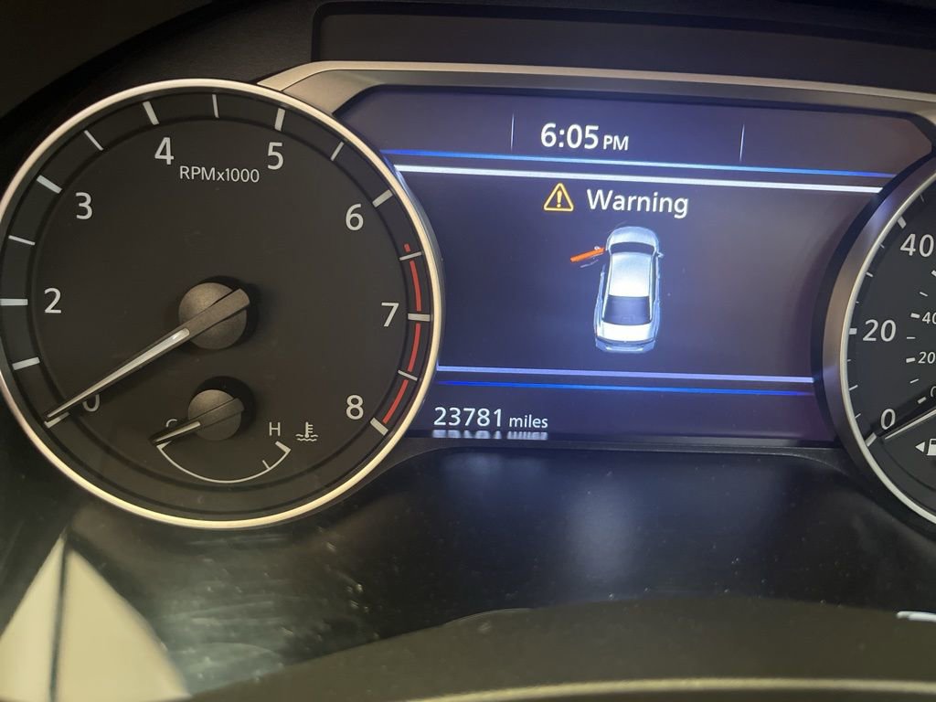 Used 2023 Nissan Altima 2.5 SR w/ SR Premium Package image 2