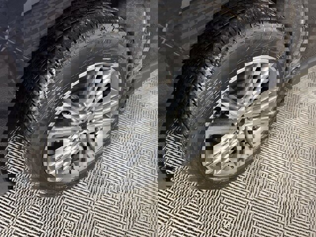 Certified 2023 Ford Edge Titanium w/ Class II Trailer Tow Package image 8