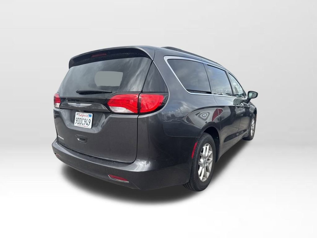 Used 2020 Chrysler Voyager Lxi image 3