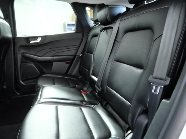 Certified 2025 Ford Escape Platinum AWD/4WD image 12