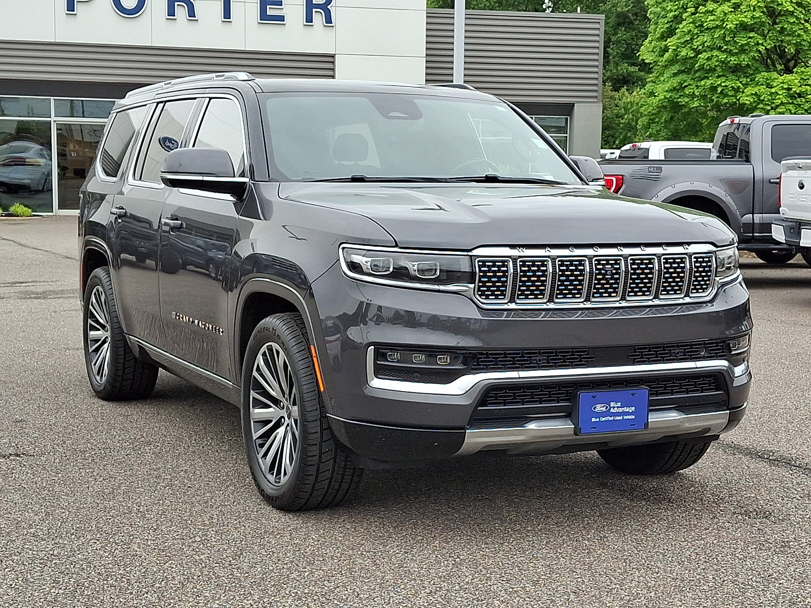Used 2022 Jeep Grand Wagoneer Series III w/ Flexible Seating Group AWD/4WD image 2