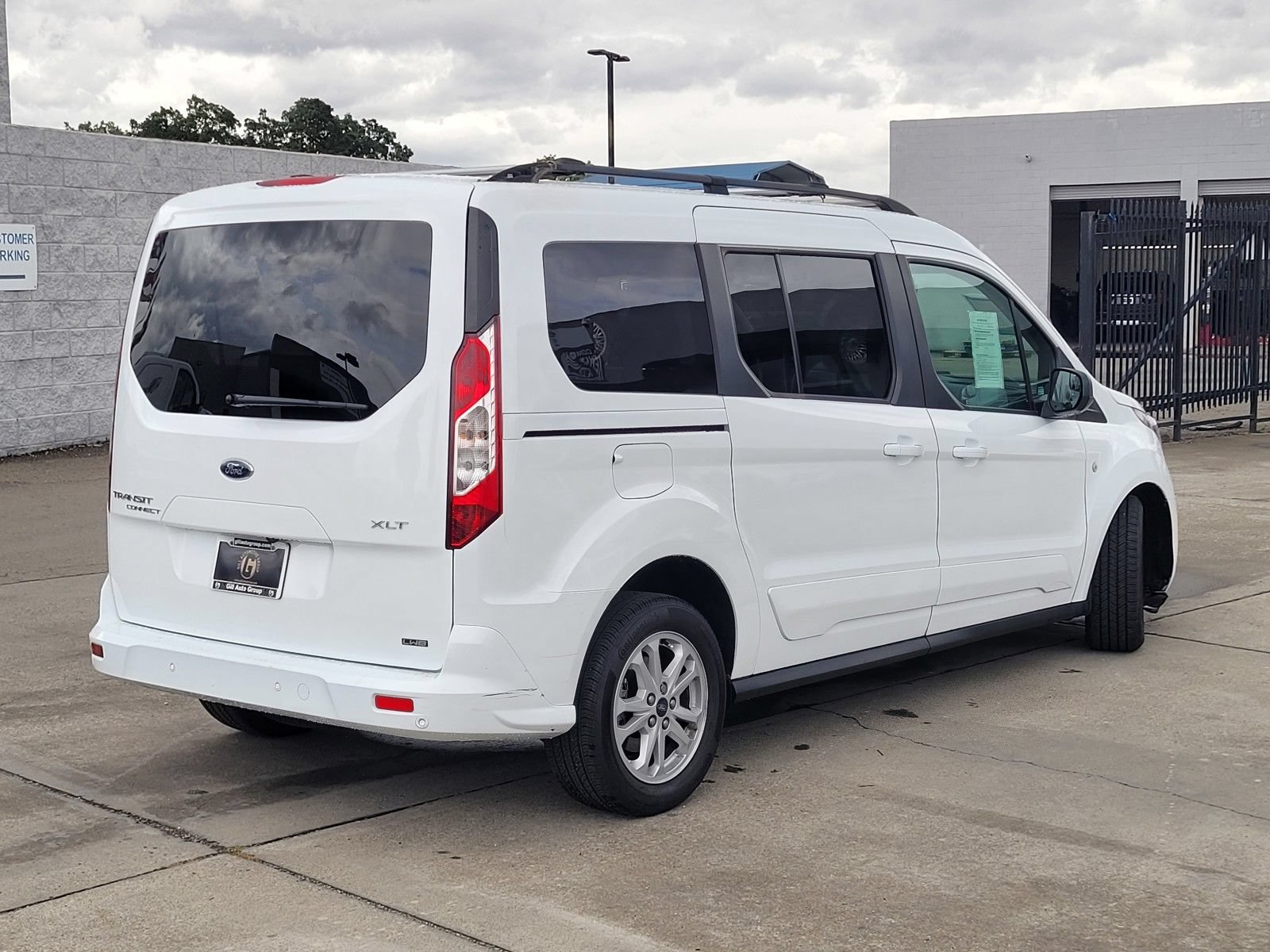 Certified 2023 Ford Transit Connect XLT FWD image 4