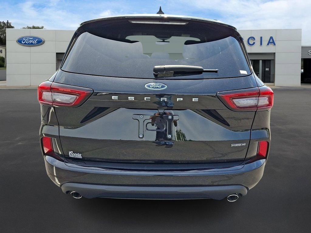 Certified 2024 Ford Escape ST-Line Select AWD/4WD image 5