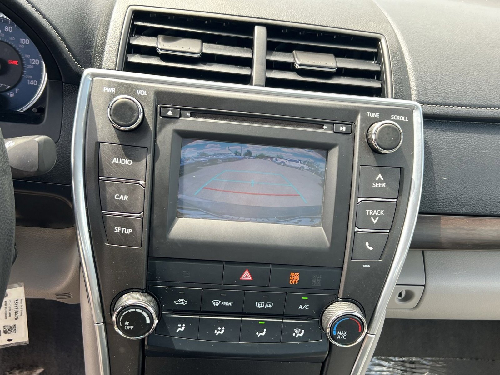 Used 2017 Toyota Camry LE FWD image 27