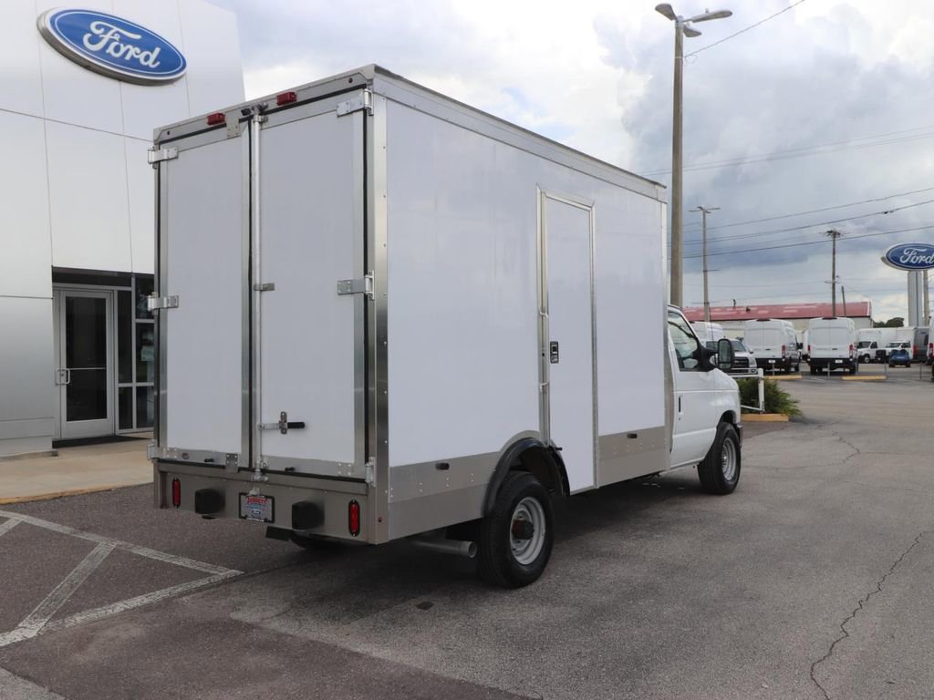 Certified 2024 Ford E-350 and Econoline 350 Super Duty w/ Power Windows & Locks Group RWD image 18