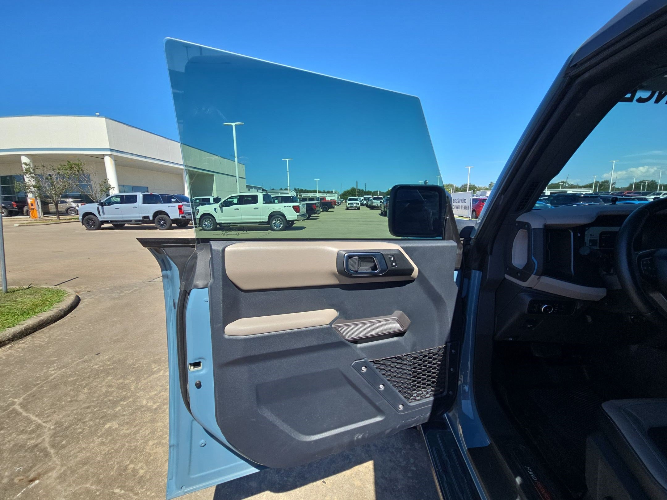 Certified 2023 Ford Bronco Wildtrak AWD/4WD image 14