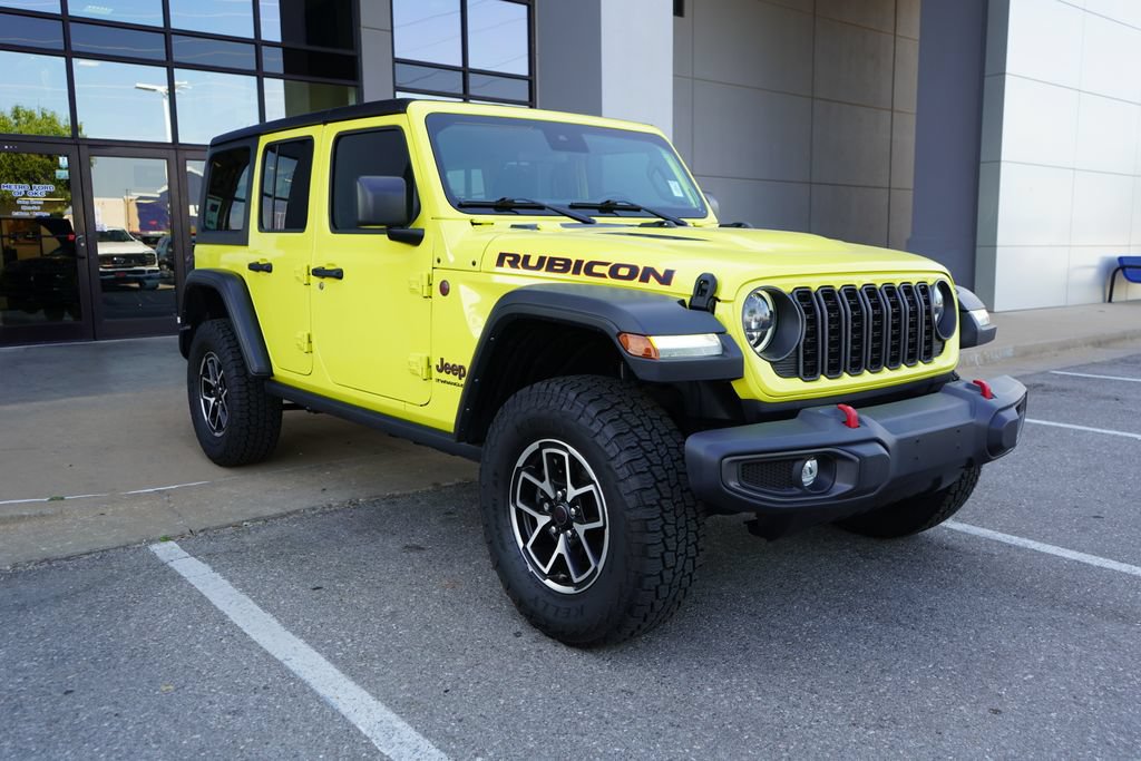 Used 2024 Jeep Wrangler Unlimited Rubicon AWD/4WD image 2