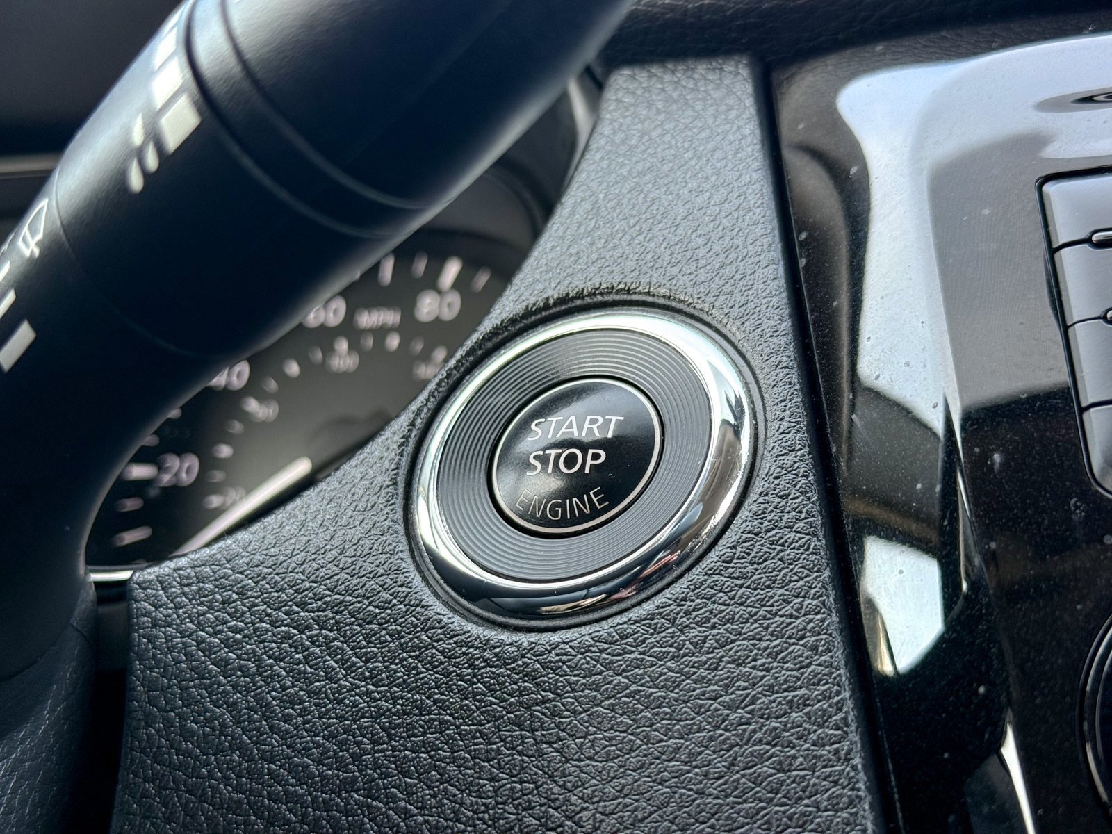 Used 2020 Nissan Rogue Sport SL w/ Premium Package image 25