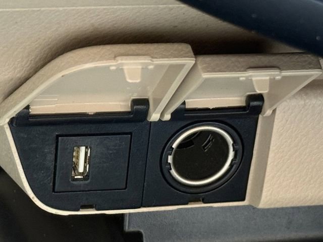 Used 2024 Toyota Camry LE FWD image 7