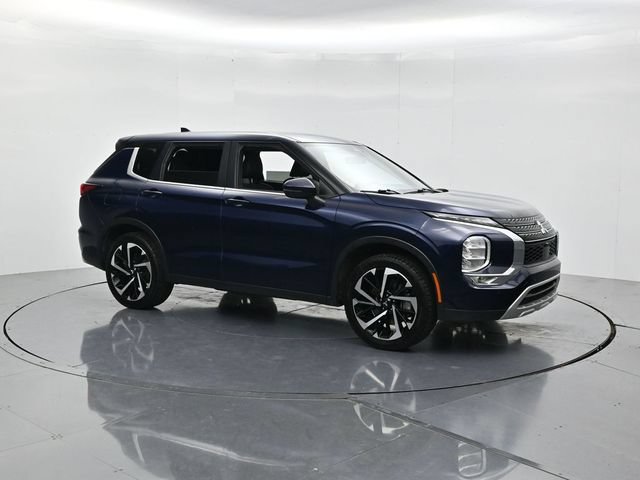Used 2024 Mitsubishi Outlander SE FWD image 3