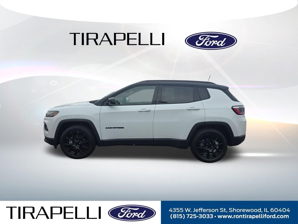 Used 2022 Jeep Compass Latitude FWD image 3