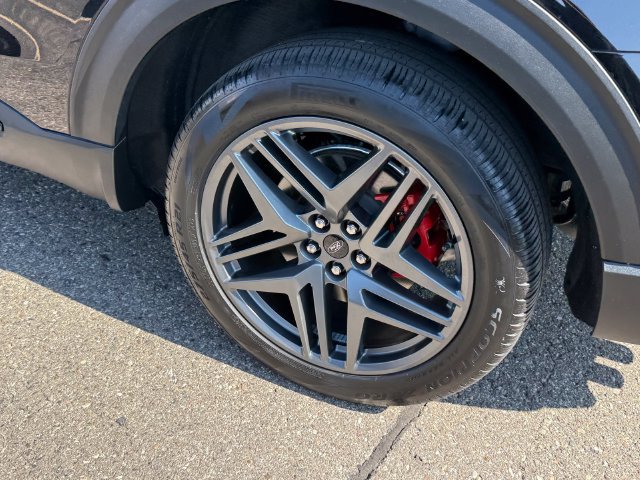 Certified 2025 Ford Explorer ST AWD/4WD image 5