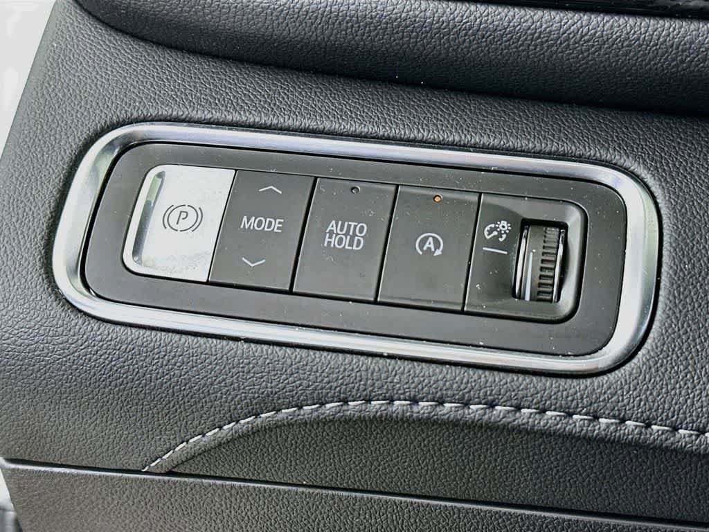 Used 2025 Buick Enclave Preferred FWD image 26