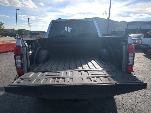 Certified 2022 Ford F250 XLT w/ XLT Premium Package AWD/4WD image 32