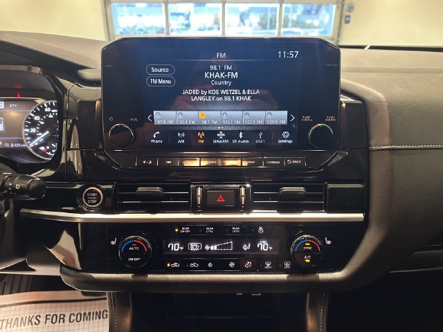 Used 2023 Nissan Pathfinder SL AWD/4WD image 11