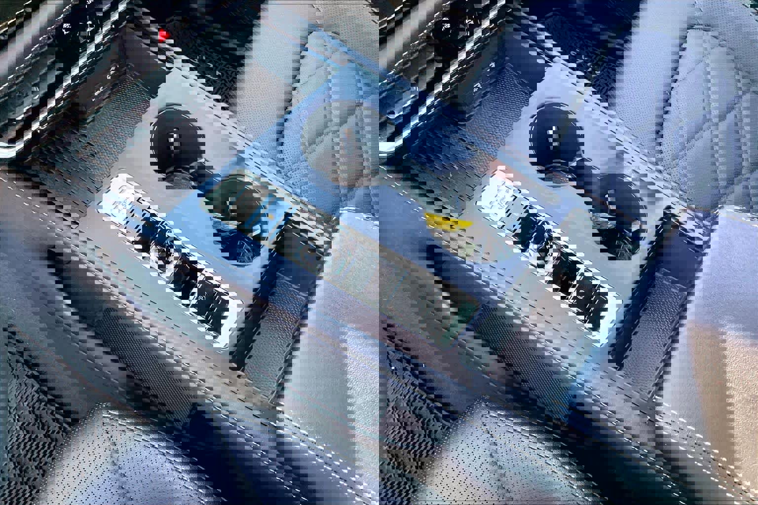 Used 2025 Volkswagen Atlas SE image 12