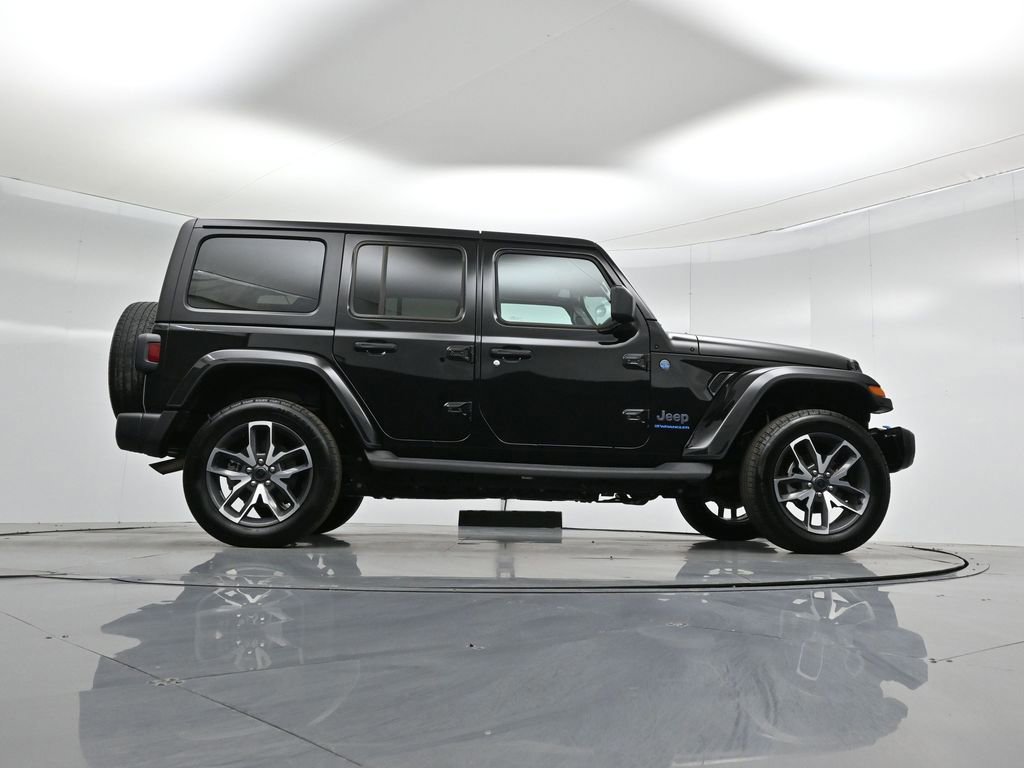 Used 2024 Jeep Wrangler Unlimited image 10