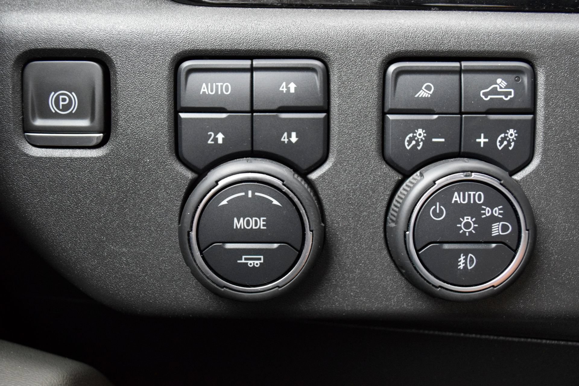 Used 2024 Chevrolet Silverado 1500 ZR2 AWD/4WD image 16