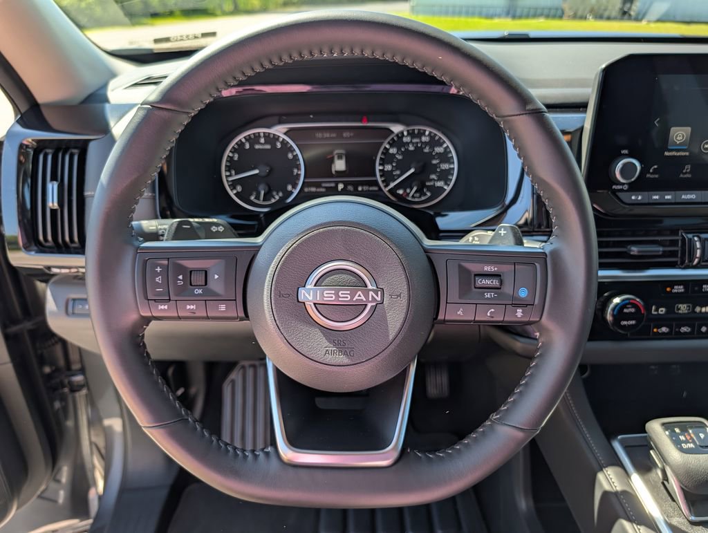 Used 2025 Nissan Pathfinder SV FWD image 7