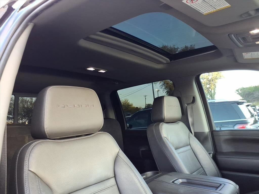 Used 2022 GMC Sierra 3500 Denali w/ Denali Ultimate Package image 9