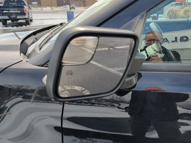 Certified 2018 Ford Explorer XLT w/ Equipment Group 202A image 12