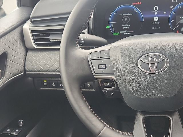 Used 2025 Toyota Camry XLE AWD/4WD image 14