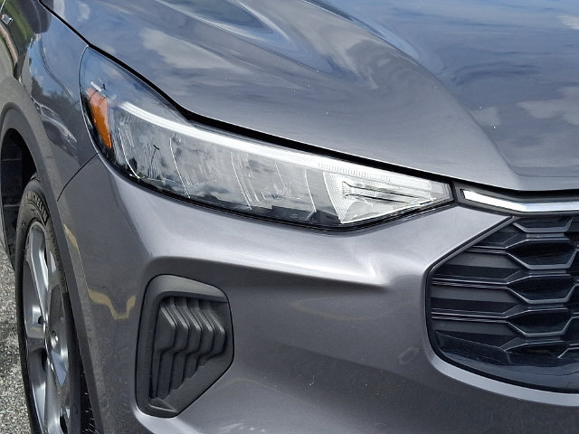 Certified 2025 Ford Escape ST-Line FWD image 9