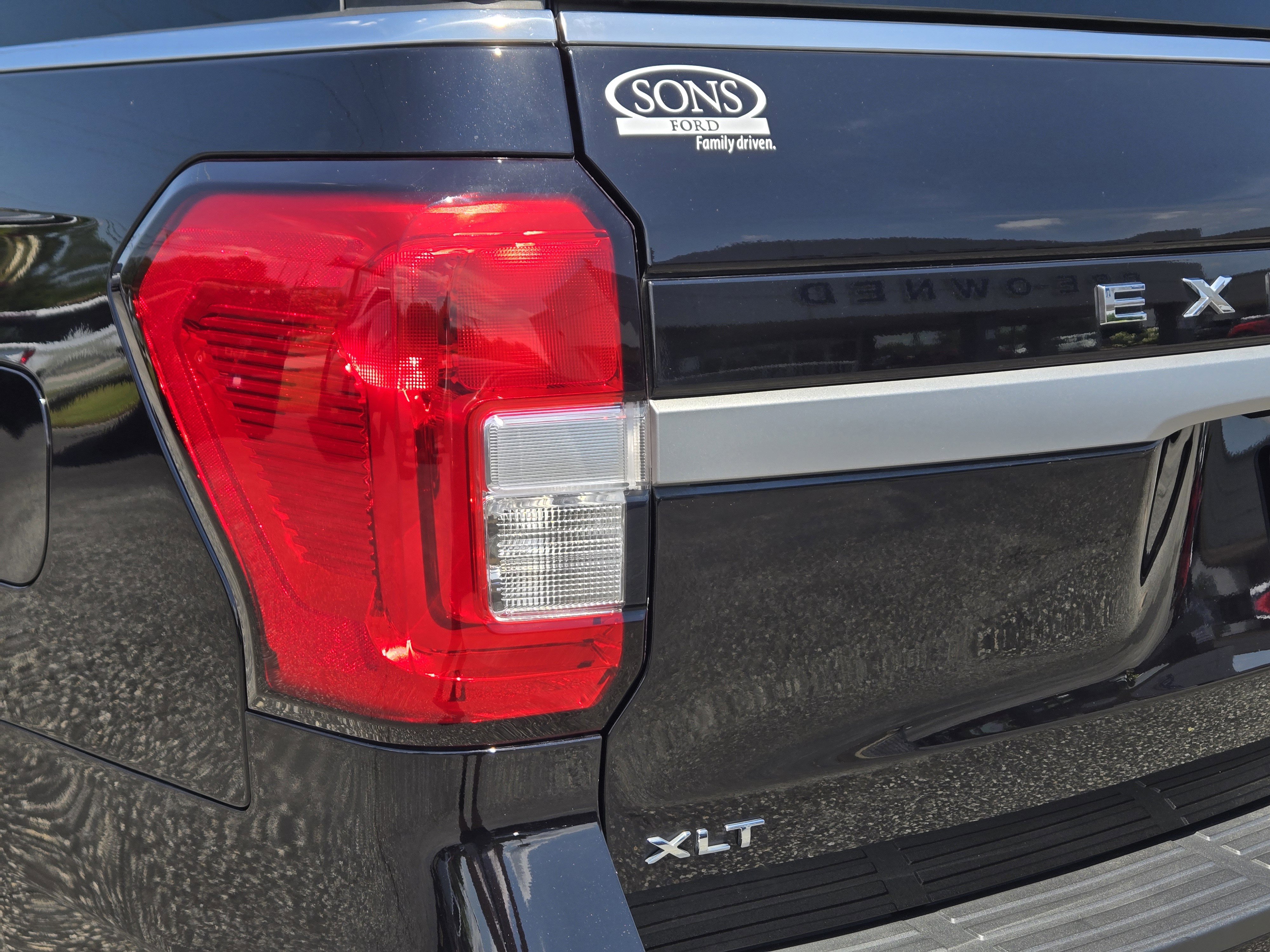 Certified 2024 Ford Expedition Max XLT RWD image 10