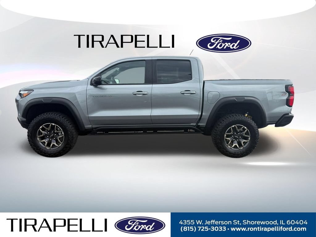 Used 2024 Chevrolet Colorado ZR2 w/ ZR2 Convenience Package III AWD/4WD image 2