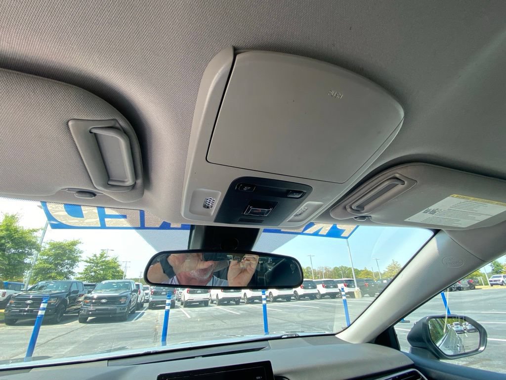 Used 2022 Toyota Camry SE FWD image 20