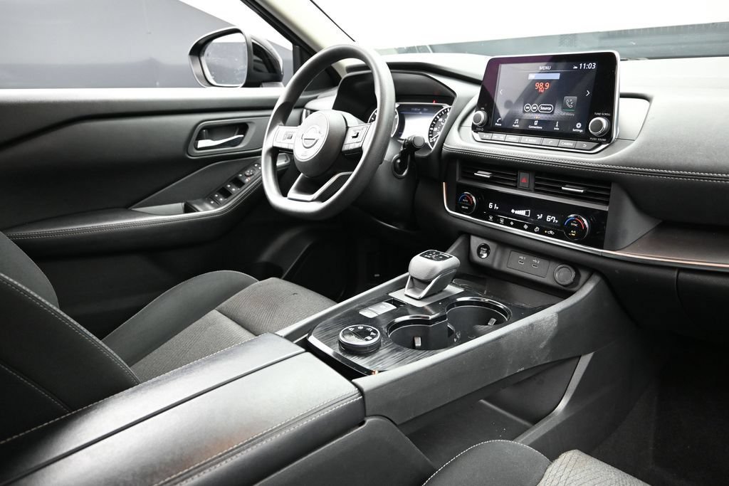 Used 2024 Nissan Rogue SV AWD/4WD image 10
